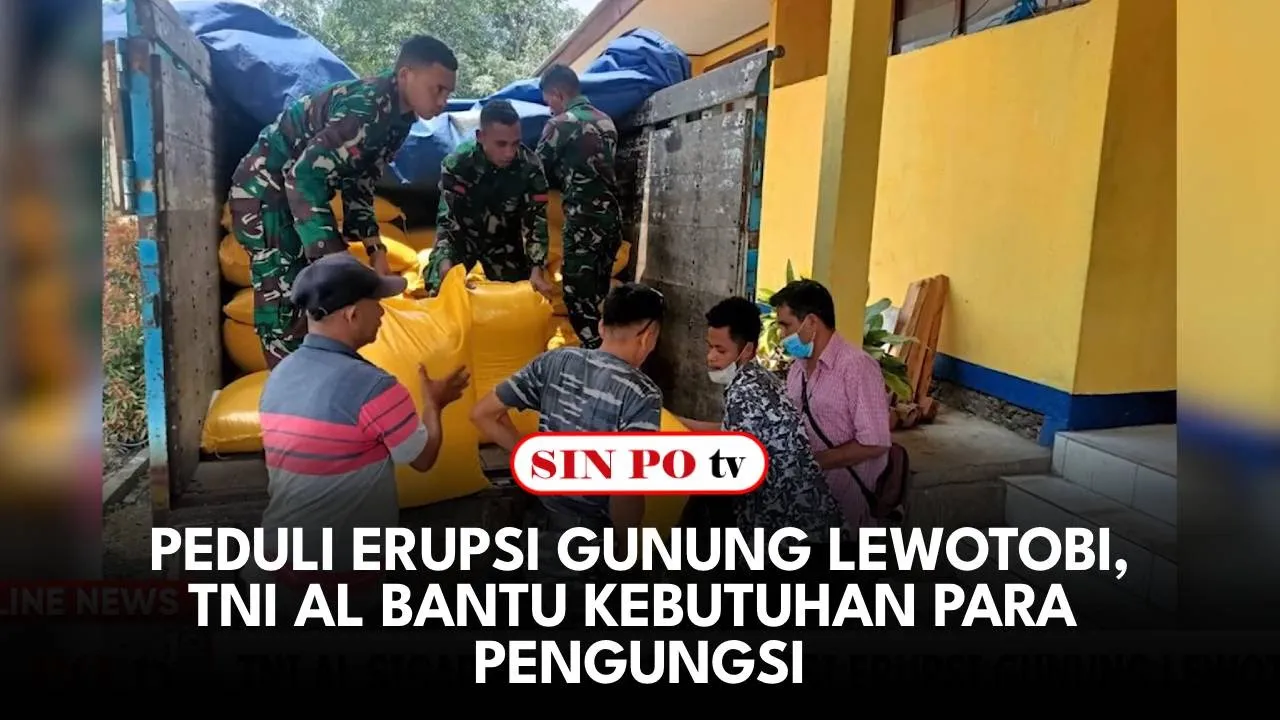 Peduli Erupsi Gunung Lewotobi, TNI AL Bantu Kebutuhan Para Pengungsi